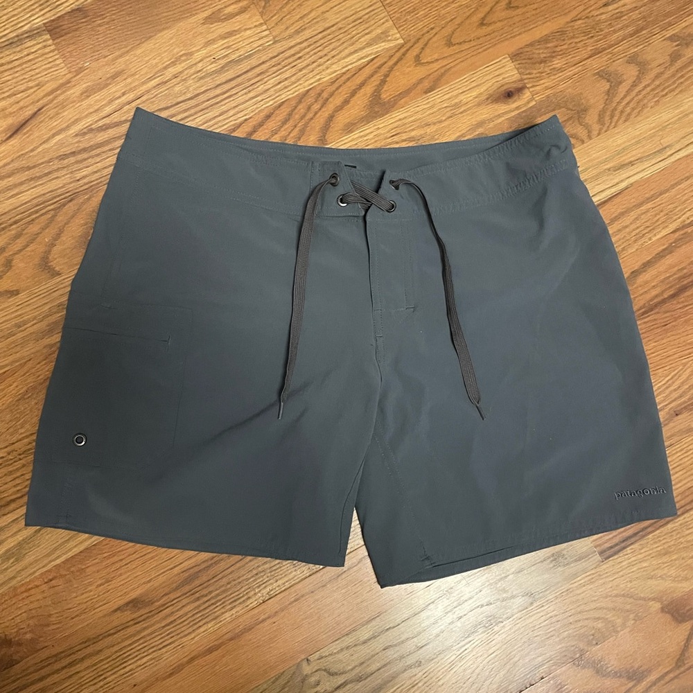 Patagonia women’s Dark Gray quick dry Shorts